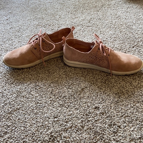 Toms Pink Suede Sneakers - Picture 4 of 4